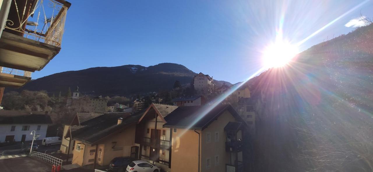 Joli Appartement Renove Avec Terrasse Brides-les-Bains Buitenkant foto